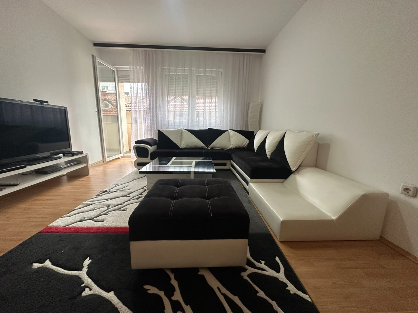 Banesë me qira 3+1 në Matin 1 banesë/apartment në Prishtinë