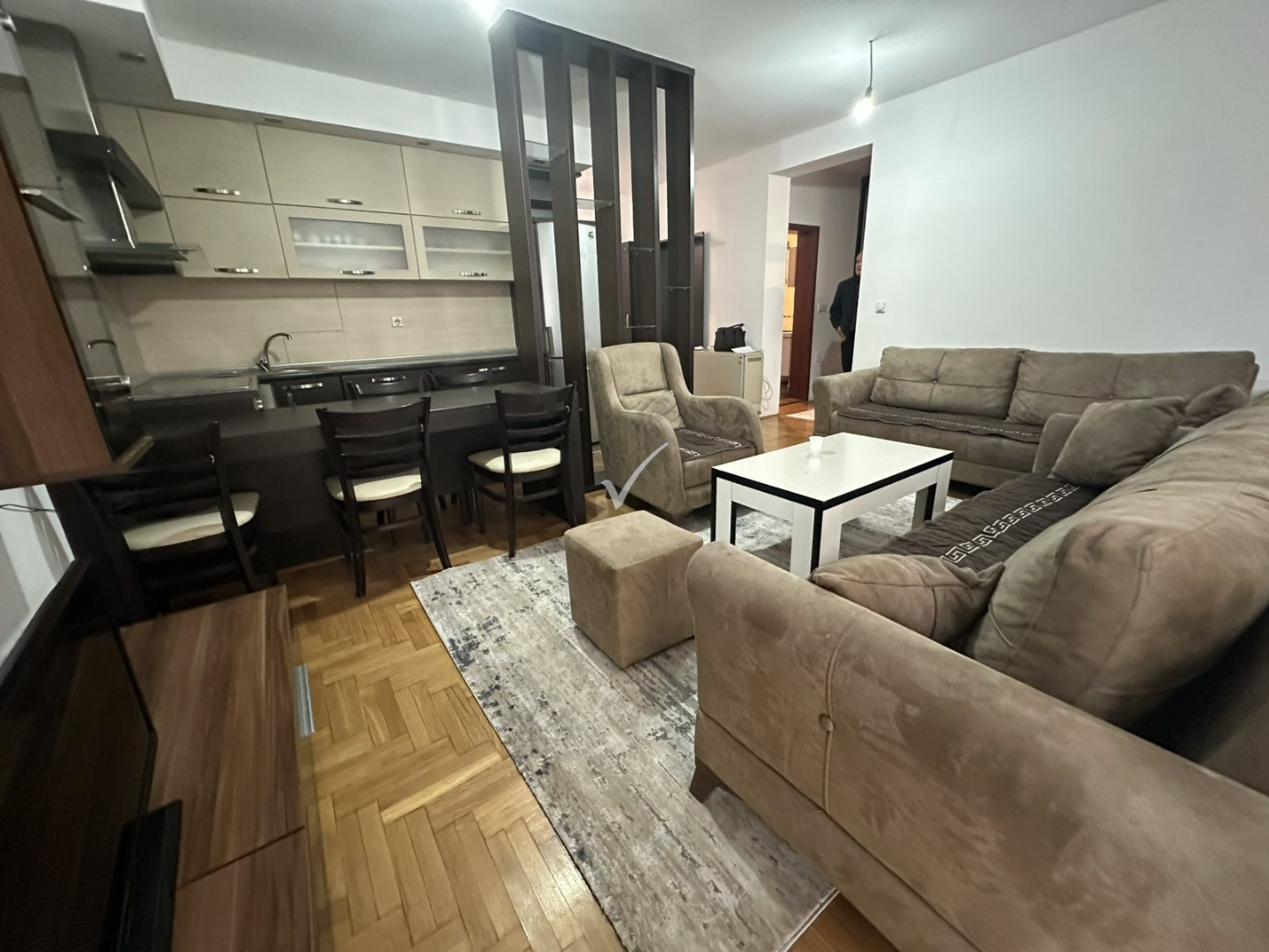 Banesë me qira 1+1 në Rrugën B banesë/apartment në Prishtinë