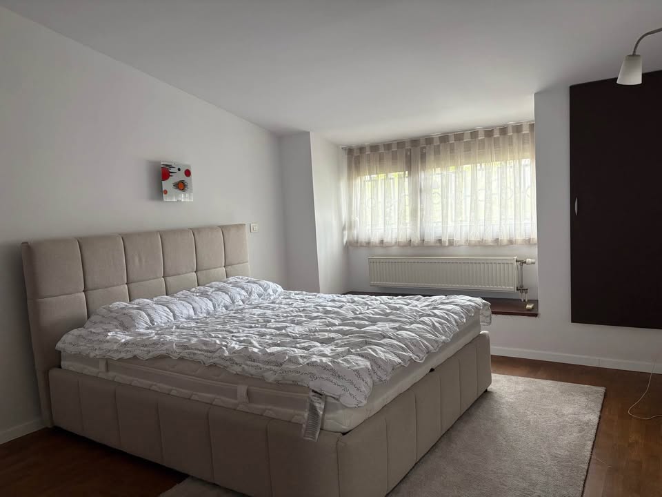 Banesë me qira 1+1 në Qendër banesë/apartment në Prishtinë