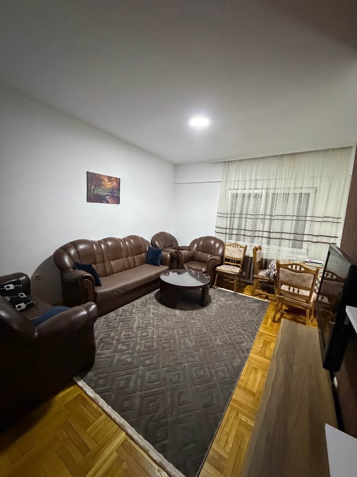 Banesë me qira 2+1 në Kalabri (Emshir) banesë/apartment në Kalabria