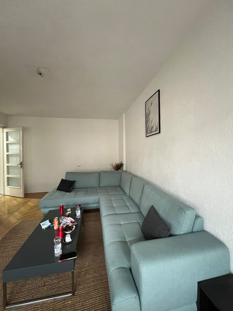 Banesë me qira 1+1 në Qendër banesë/apartment në Prishtinë