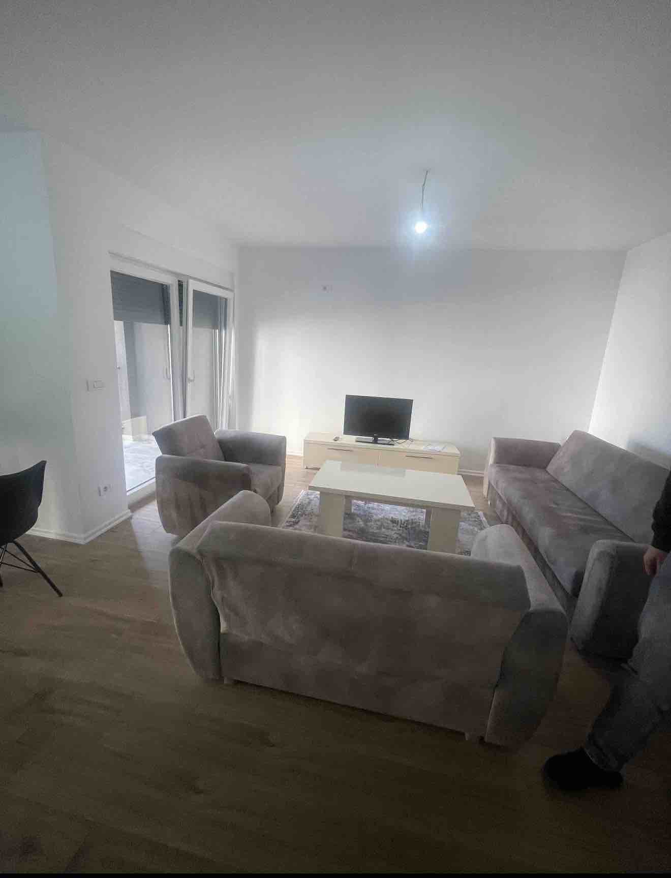 Banes me qera banesë/apartment në Prishtinë