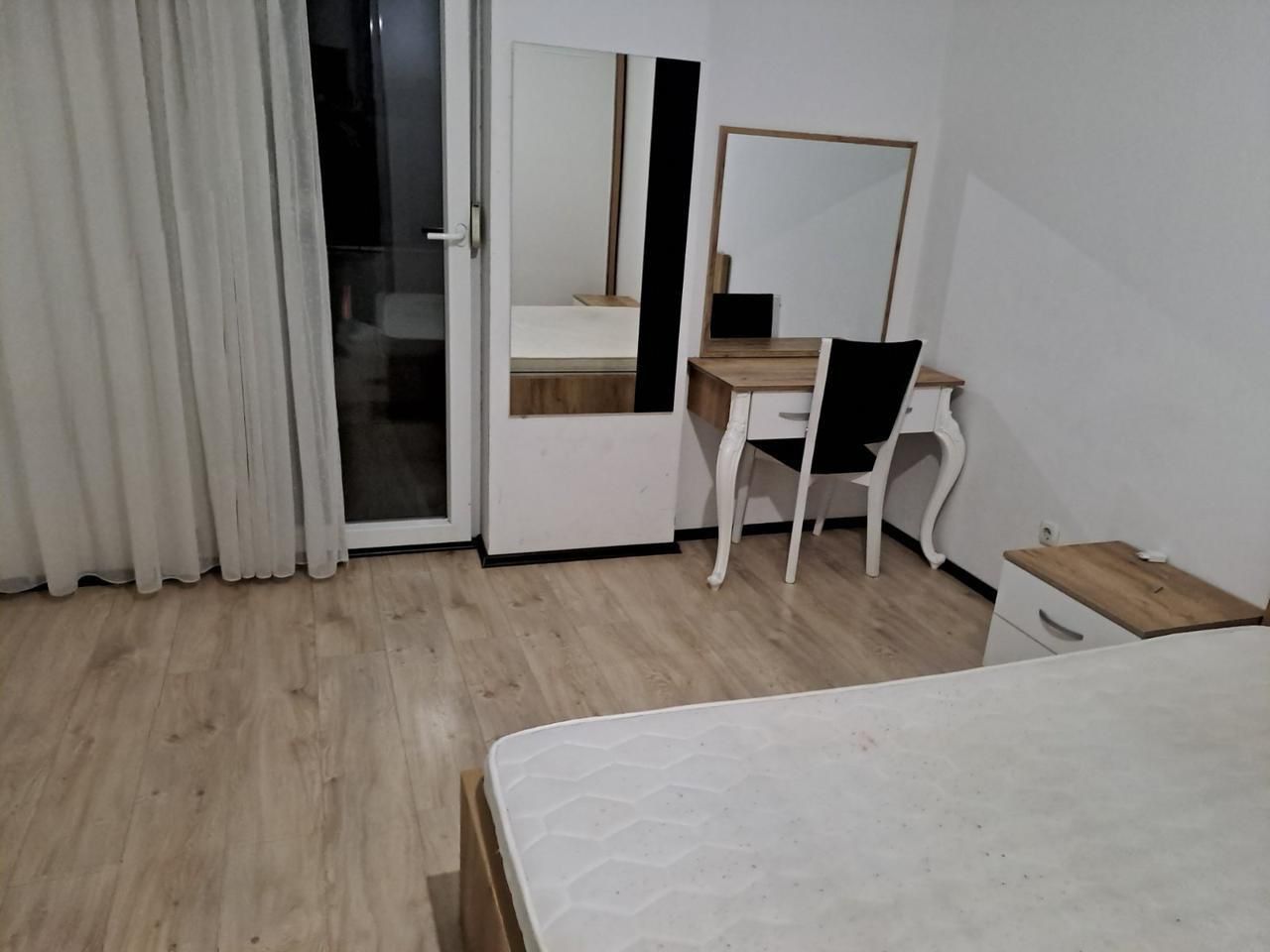 Banesë me qira 1+1 në Rrugën B banesë/apartment në Prishtinë