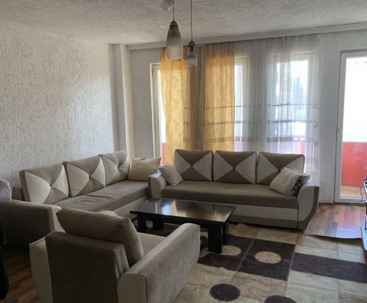 Banesë me qira 2+1 në Qendër banesë/apartment në Prishtinë