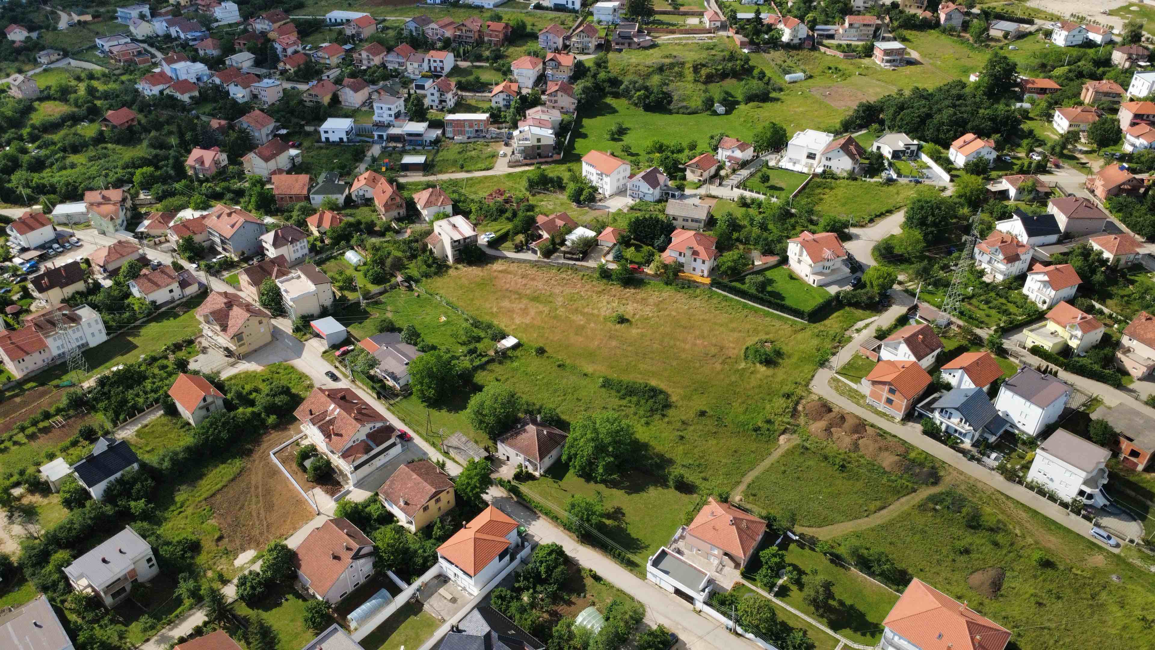 Shitet truall në Matiqan, Prishtinë – lokacion i shkëlqyer tokë në Prishtinë
