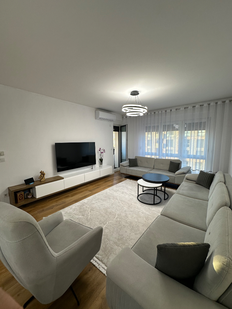 Banesa 122m2 te Prishina E RE banesë/apartment në Prishtinë