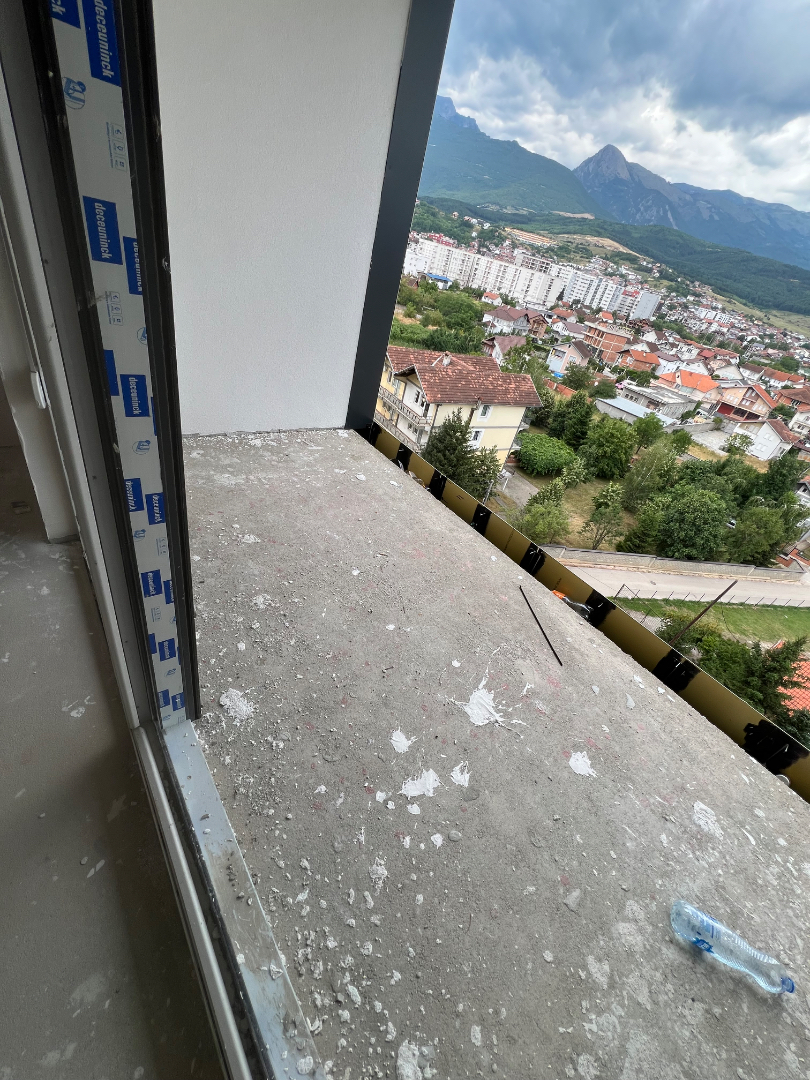 Ofrohet per shitje banesa 2 dhomshe ne Peje banesë/apartment në Pejë