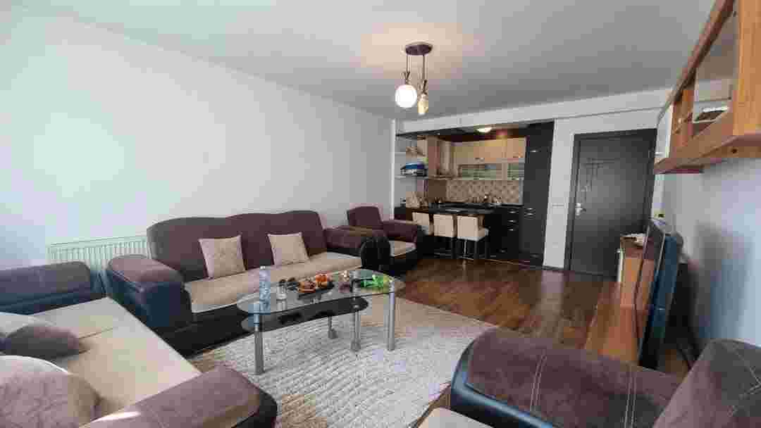Banese me qira ne rrugen C te spar market banesë/apartment në Prishtinë