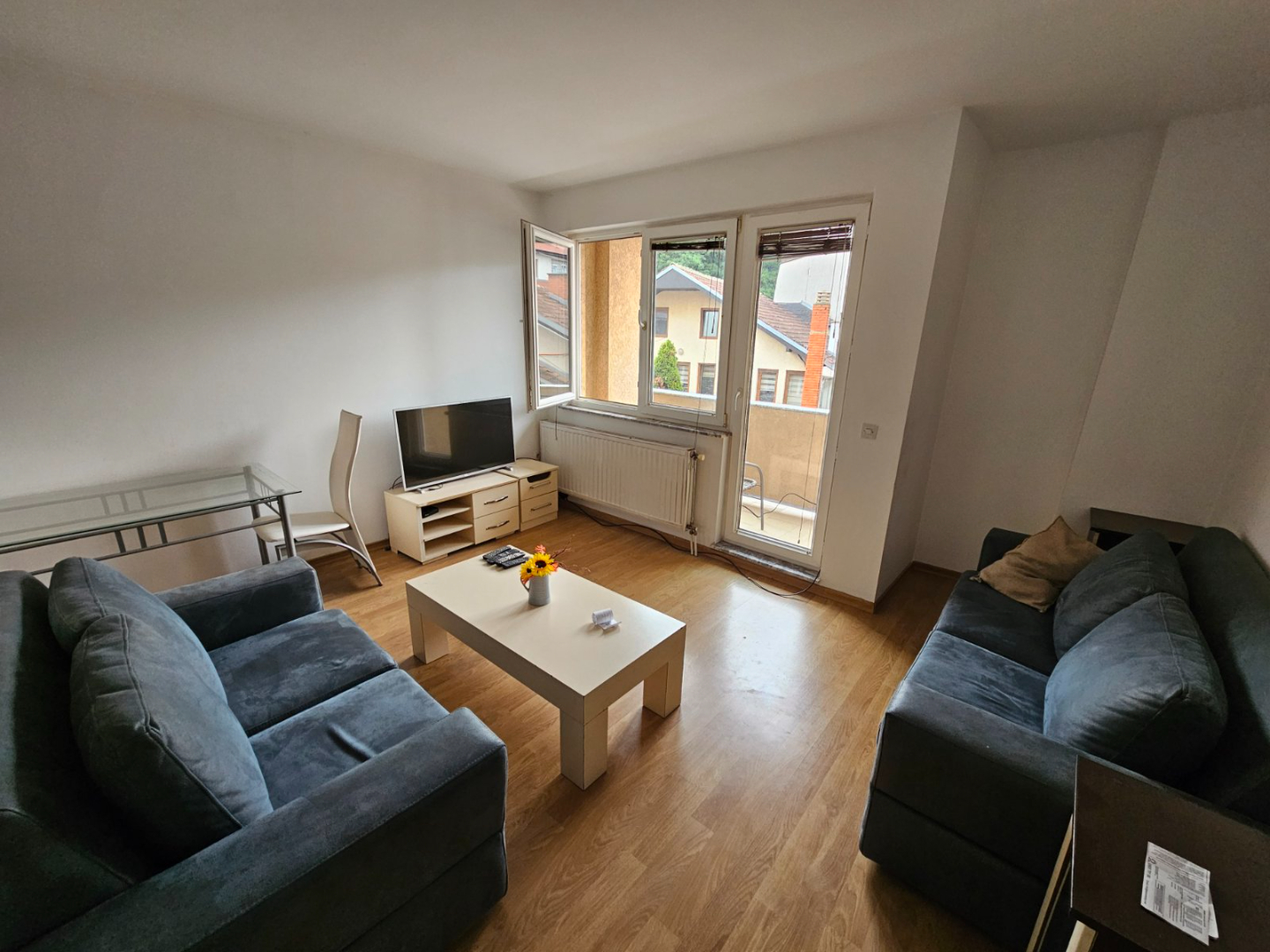 BANESA ME QERA (TE 4LLULLAT, QENDER banesë/apartment në Prishtinë