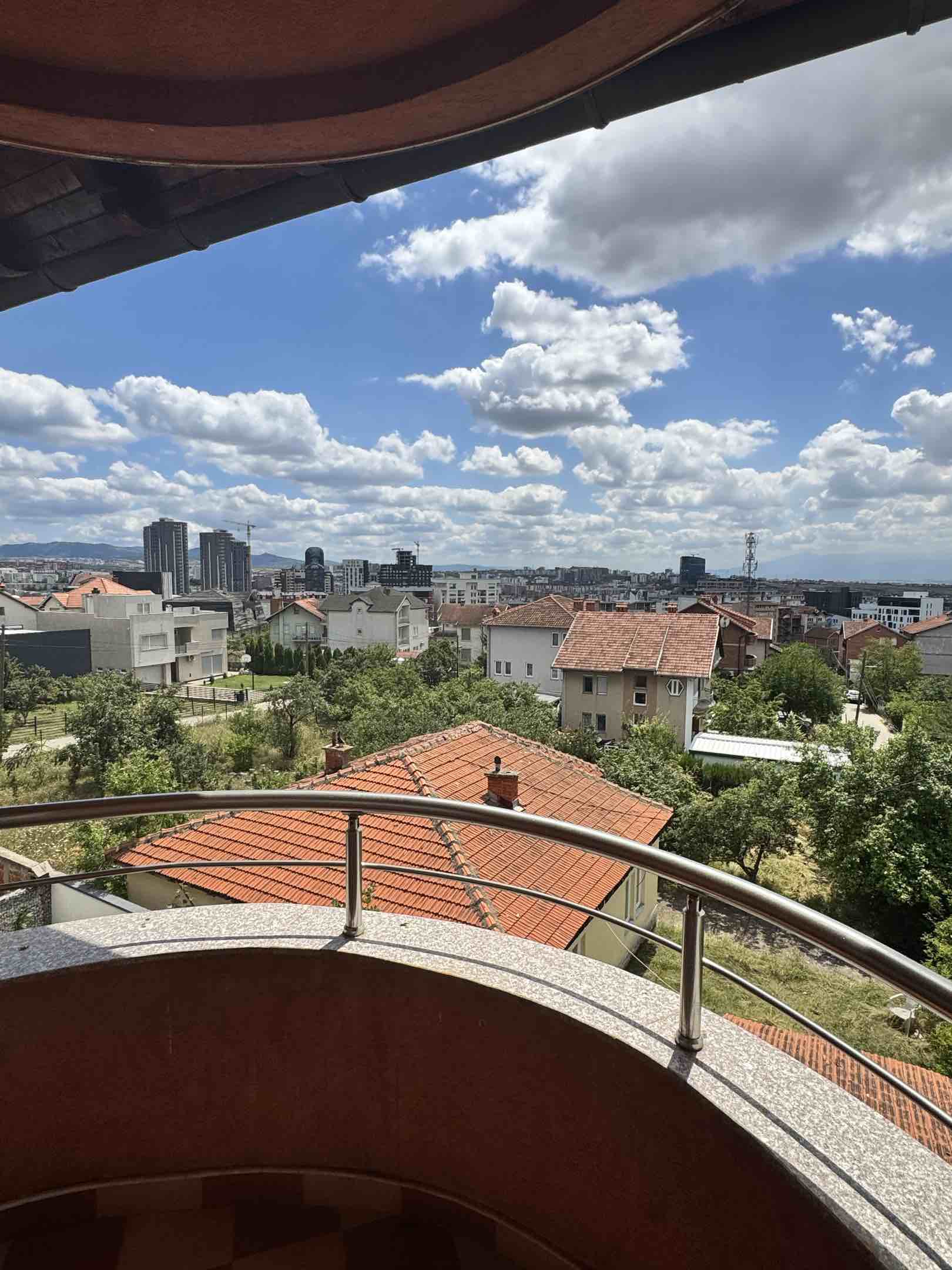 Shtepi Me Qera ne Dragodan  shtëpi në Kosovë