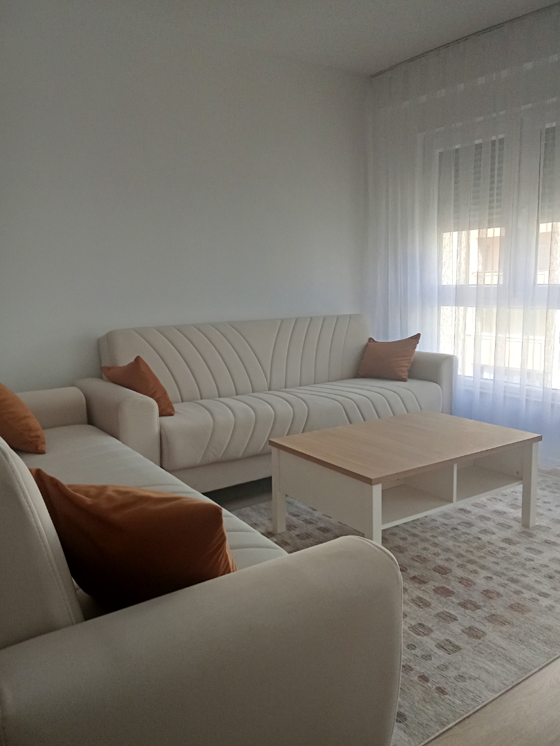 Banes per qendrim ditor ne Fushe Kosove banesë/apartment në Fushë Kosovë