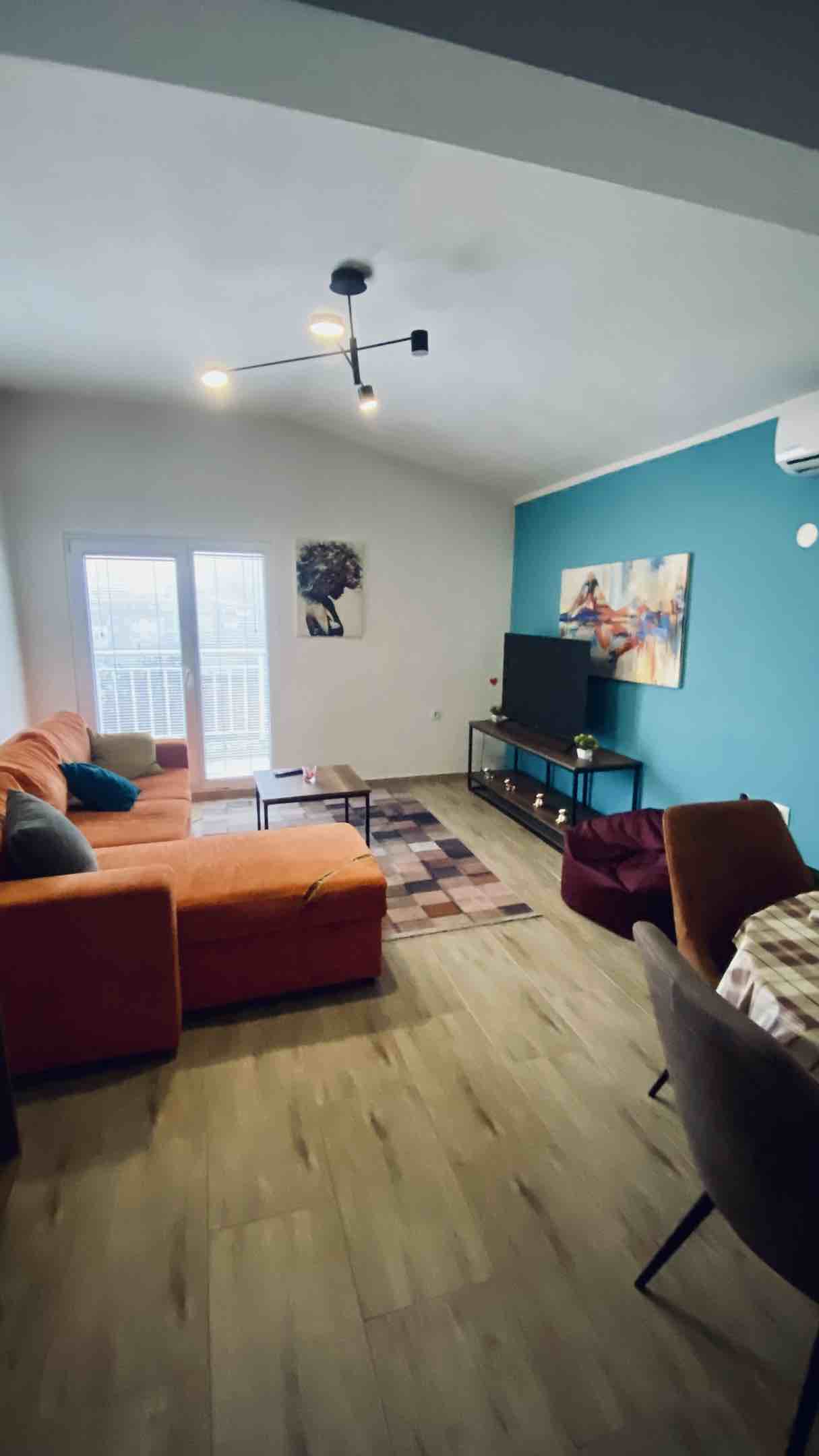 BANESA ME QERA DARDANI TE SANTEA PERBALL SACH CAFFE banesë/apartment në Kosovë