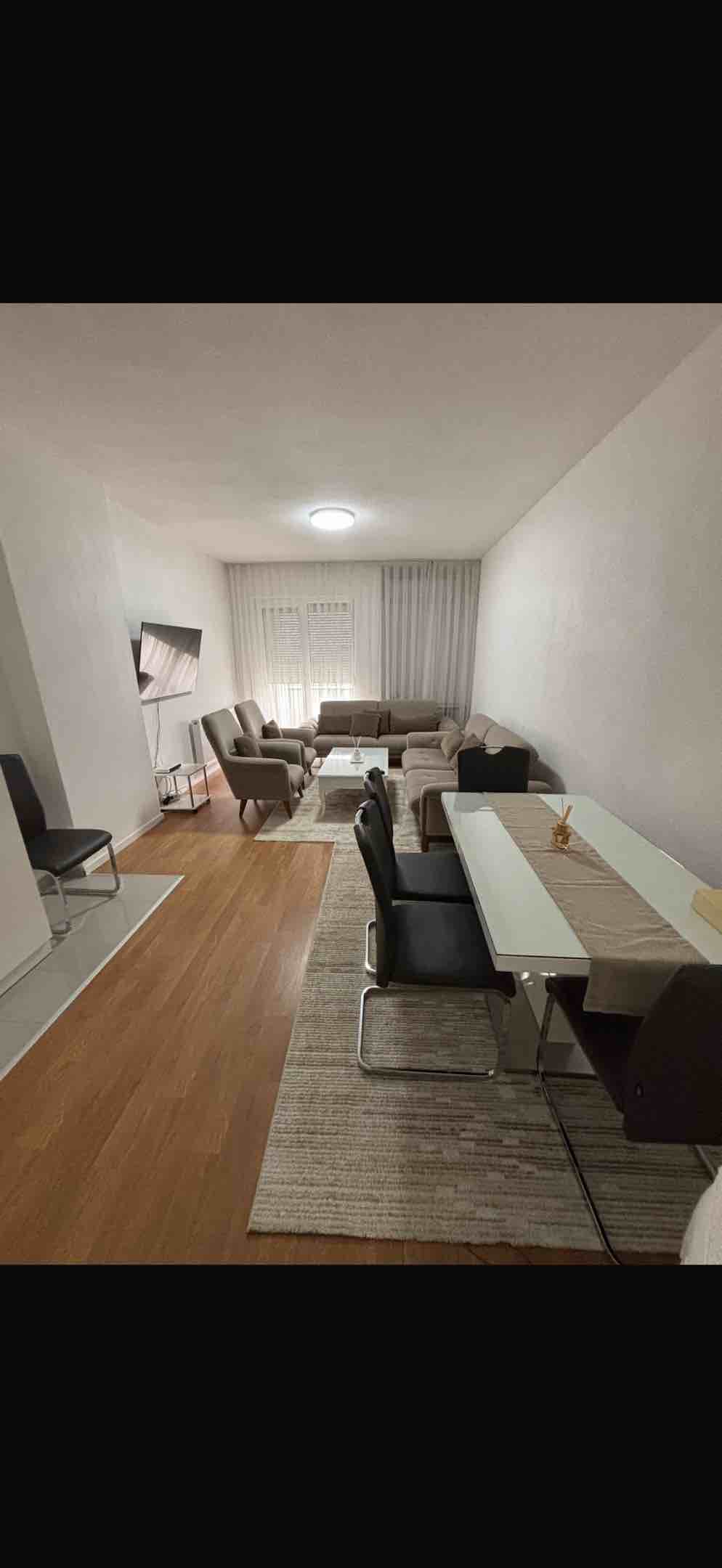Shitet Banesa  banesë/apartment në Klinë