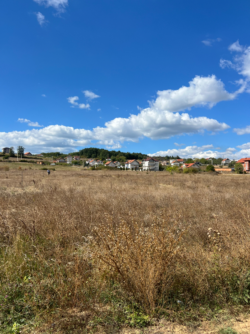 Ipet toka me qera  tokë në Lluzhan