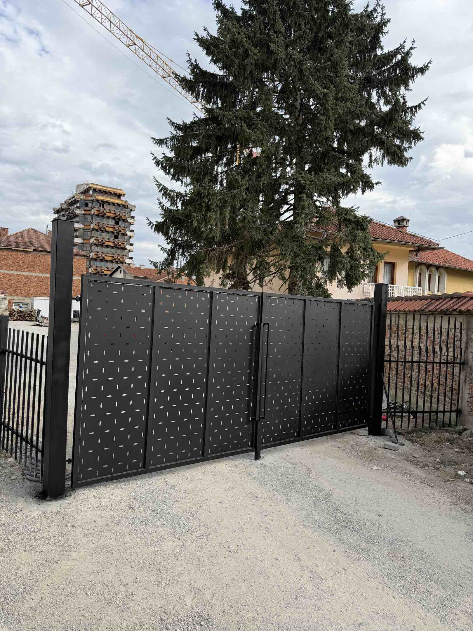 SHITET PARCELË 11 ARI NË QENDËR TË PEJËS – MUNDËSI IDEALE PËR INVESTIM tokë në Kosovë