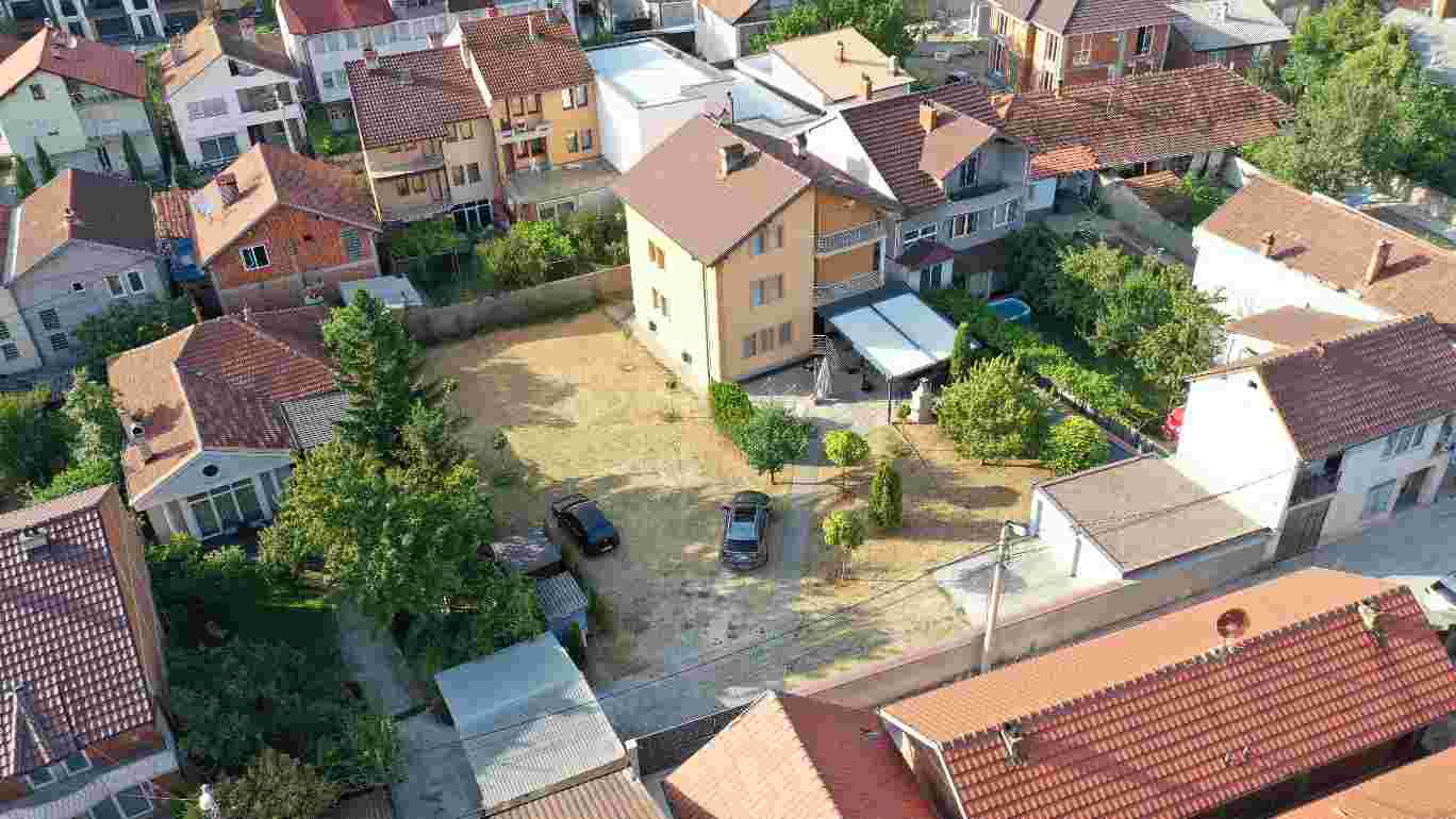 Shtepi me 9.6 Ari Tokë shtëpi në Prizren