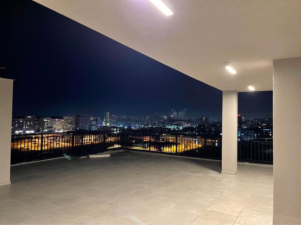 PENTHOUSE ME QIRA - RRUGA A – 336m² + 132m² TERASË banesë/apartment në Prishtinë