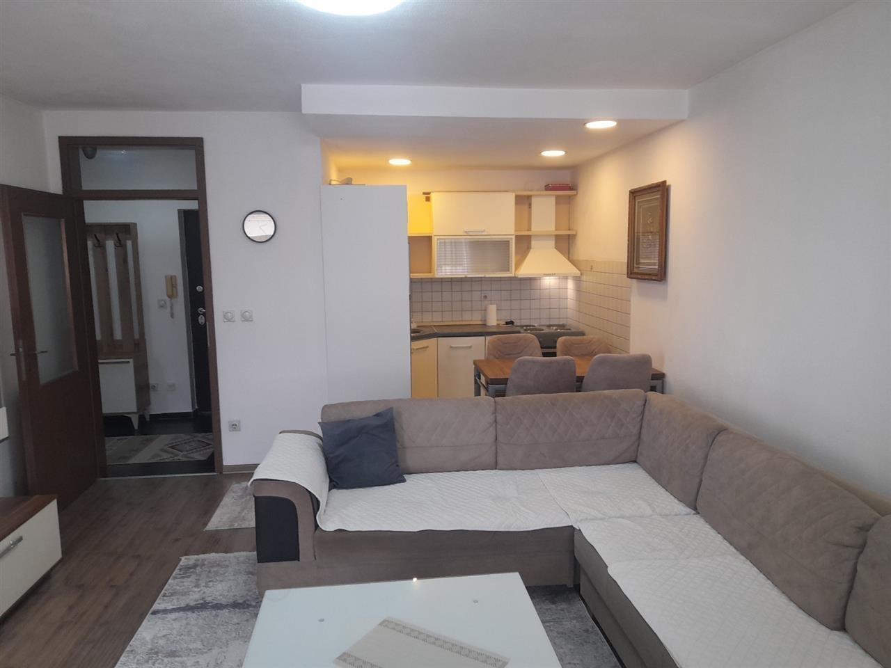 Banesa banesë/apartment në Fushë Kosovë