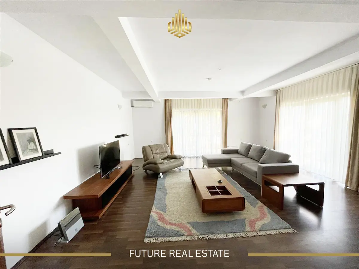 Shtëpia me QIRA/300m2 shtëpi në Taslixhe