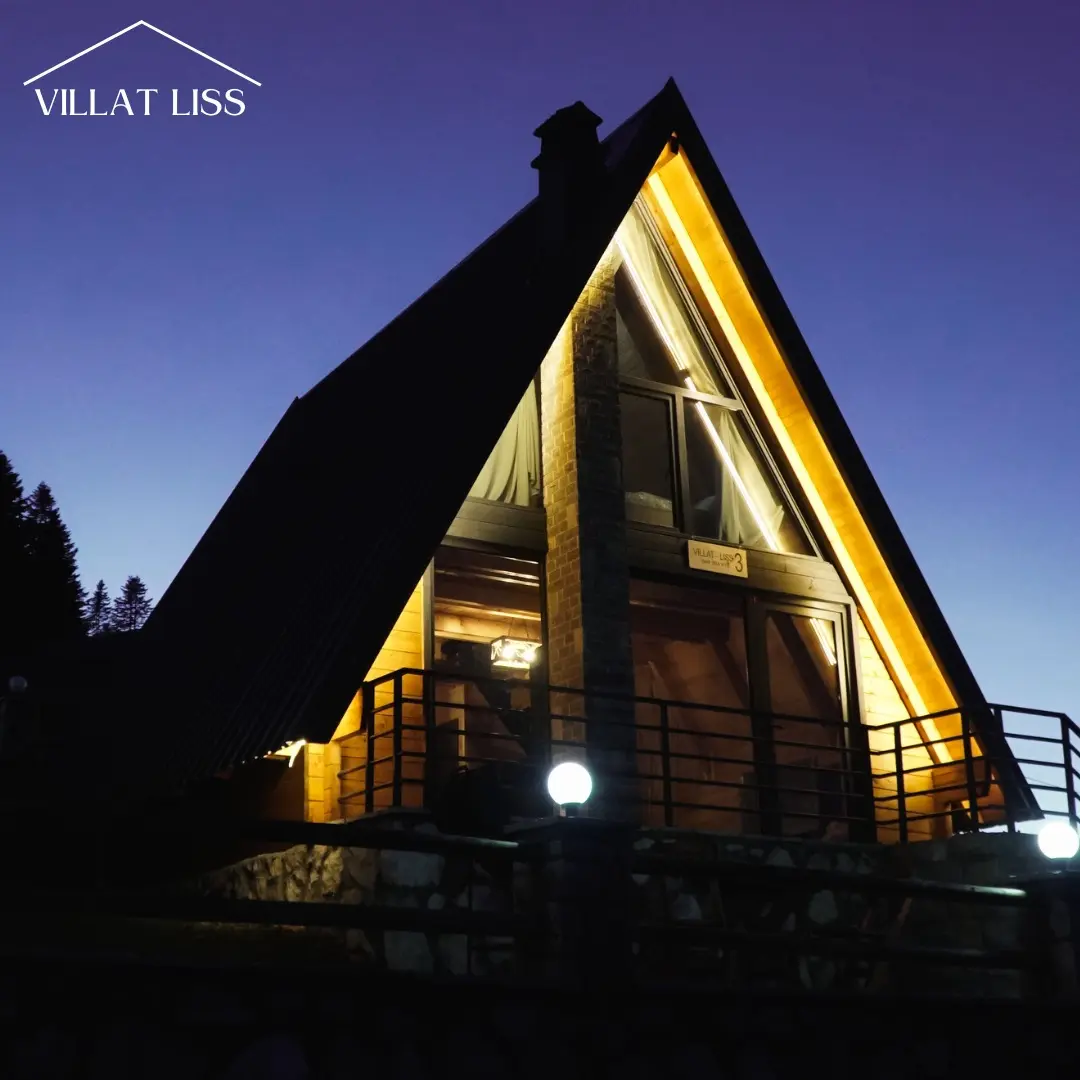 Villat Liss - Kuqishte,Peje villë në Pejë