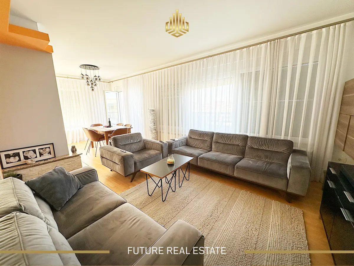 Penthouse në SHITJE/190m2 banesë/apartment në Rruga B