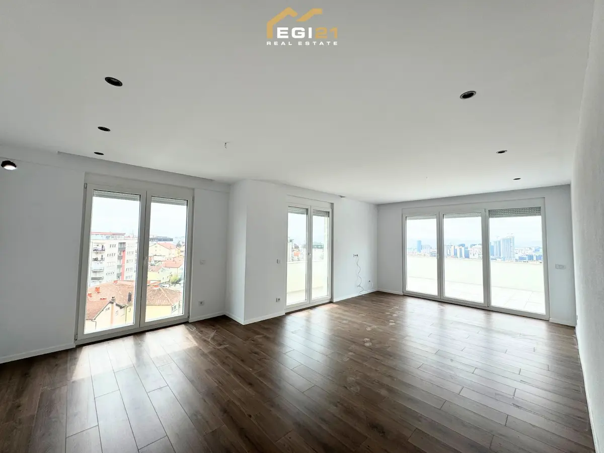 Penthouse/Zyrë 110 m² për QIRA, Aktash zyre në Aktash