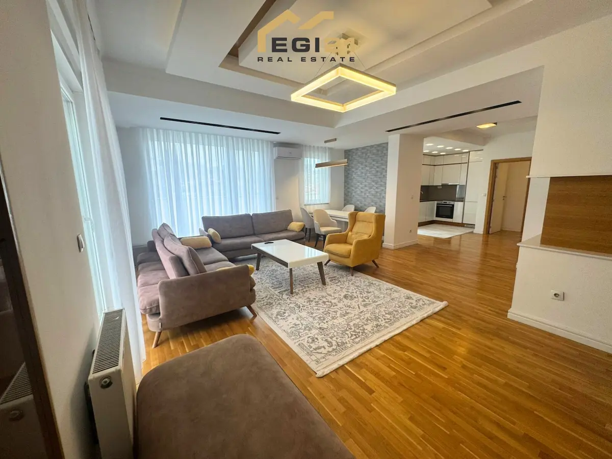 Penthouse 134m² banim + 55m², Lagjja e Spitalit banesë/apartment në Lagjja e Spitalit