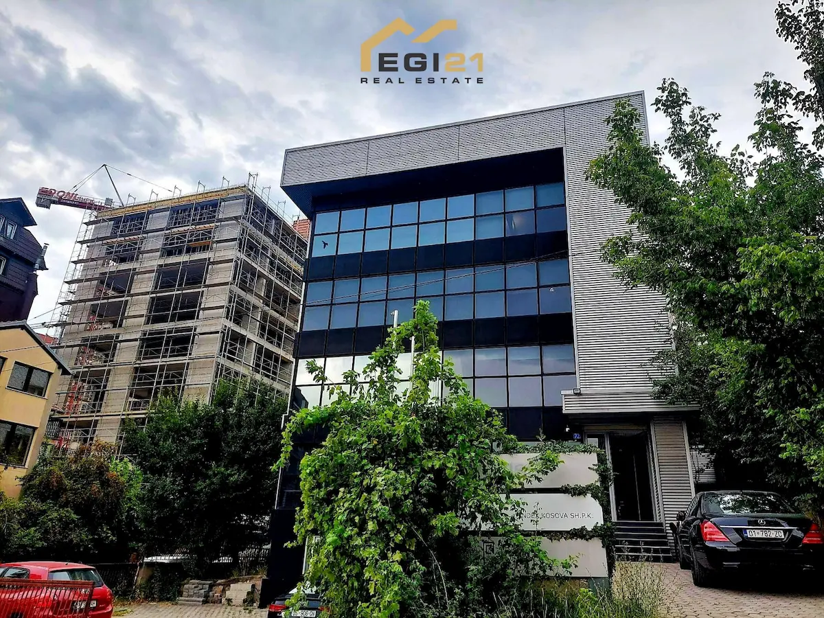 Objekt afarist 370m² për QIRA, Lagjja e Muhaxherëve objekt në Lagjja e Muhaxherëve