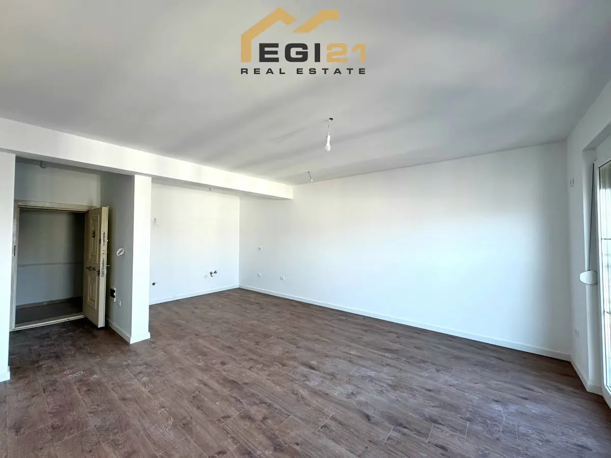 Banesë për QIRA 59.56m² Tophane banesë/apartment në Tophane
