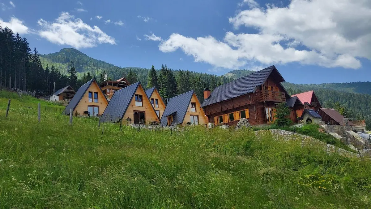 Villa ROUTE villë në Pejë