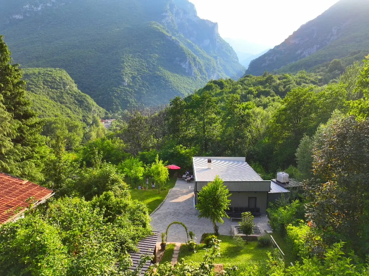 Villa Era Malit – Pushime në zemër të natyrës villë në Pejë