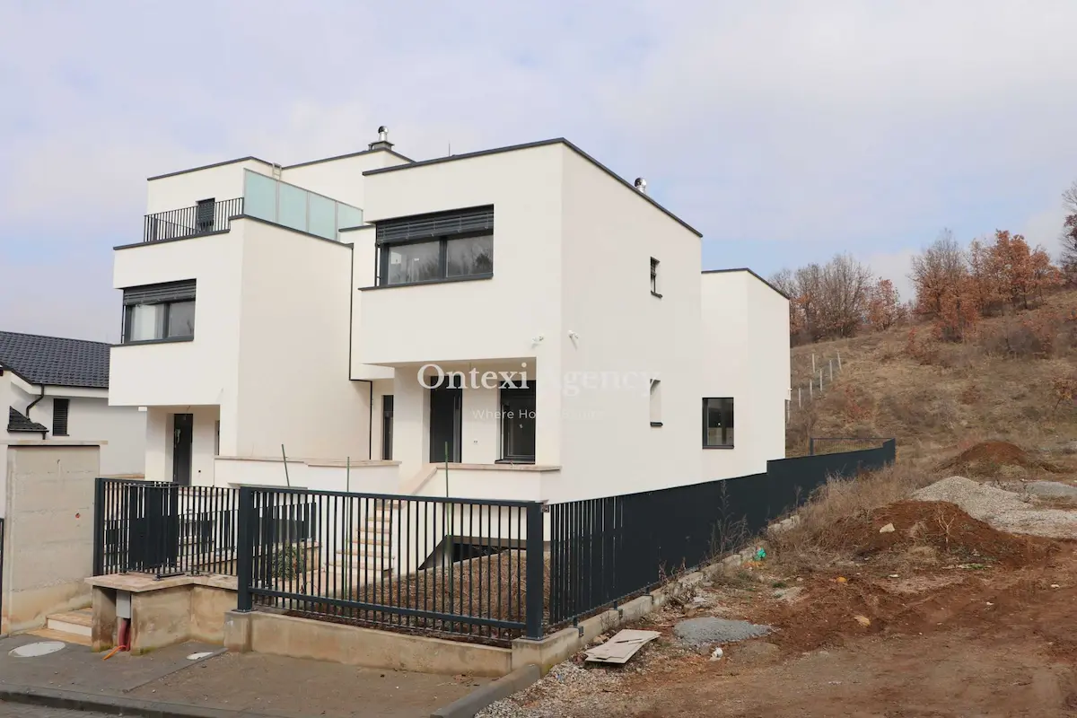 Shtëpi Ekskluzive 330m² – Sofali shtëpi në Sofalia