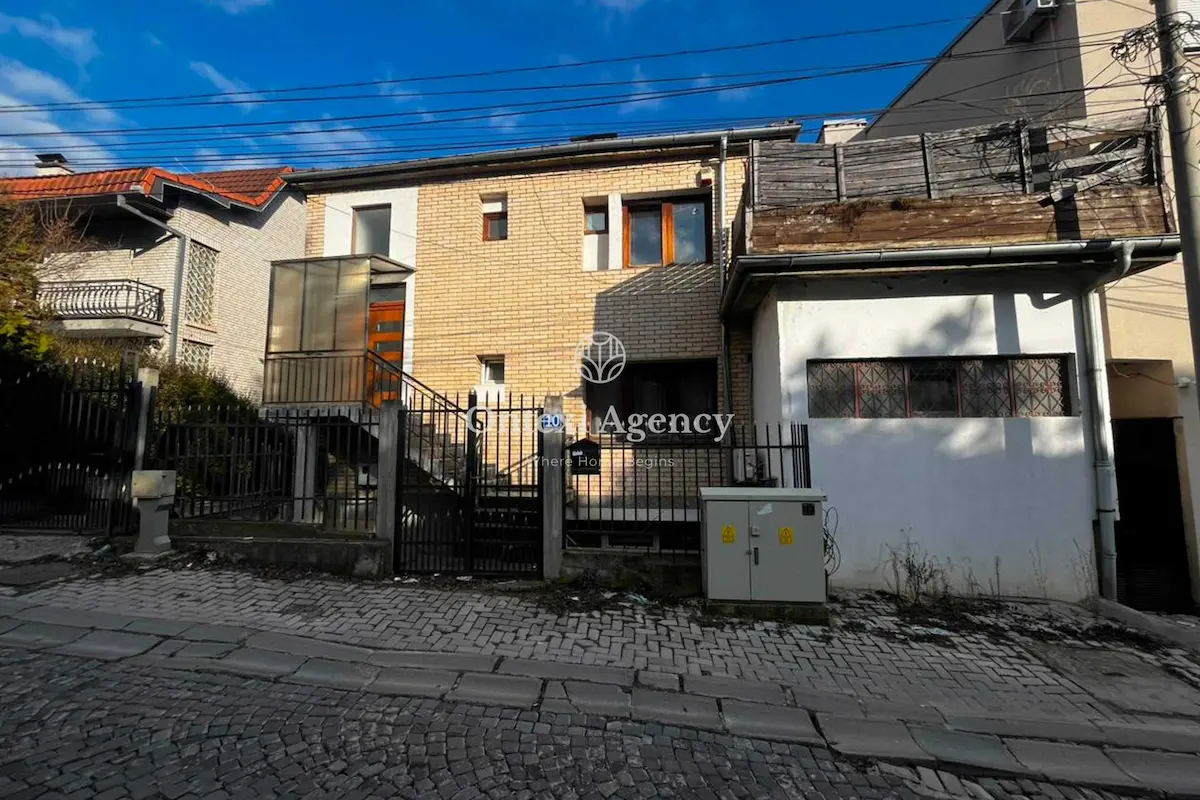 Shitet Shtëpia 380m² – Arbëri shtëpi në Arbëria