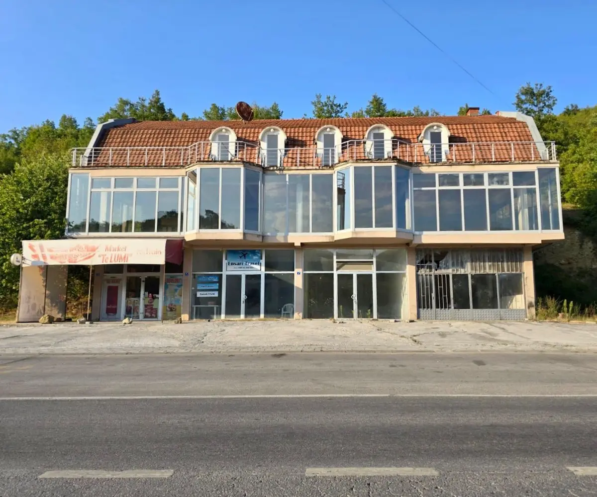 Objekt me Qira ose në Shitje – Lokacion Strategjik, 10 minuta nga Gjilani! lokal në Mireshi