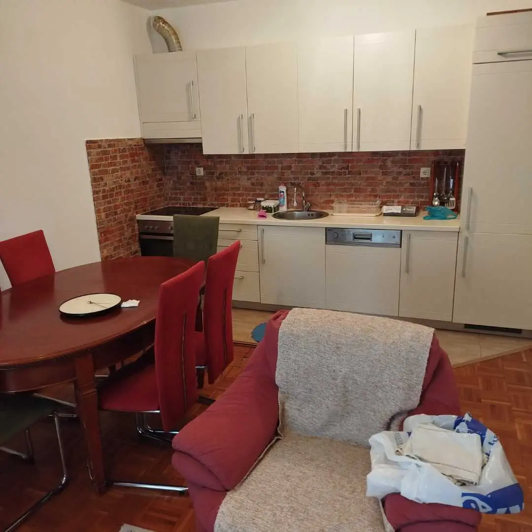 BANESA ME QIRA NE TOPHANE banesë/apartment në Tophane