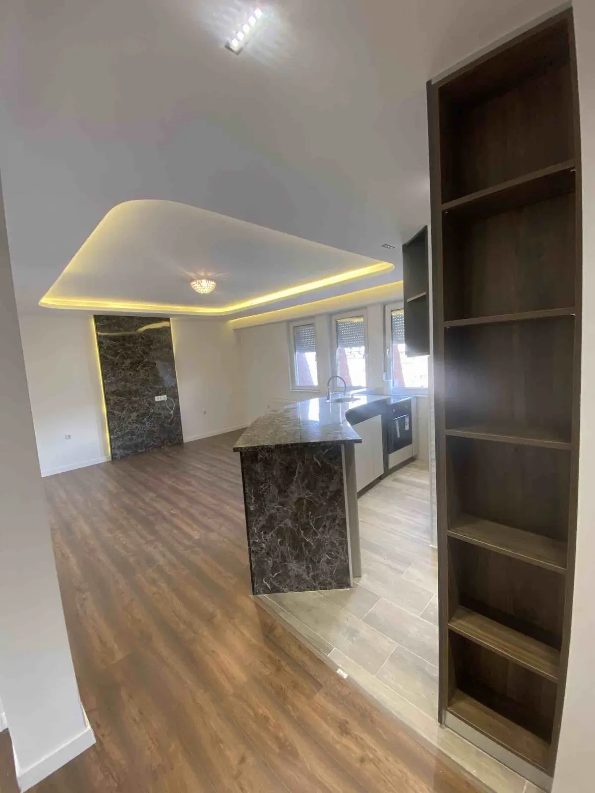 Leshohet banesa me qera (qender) banesë/apartment në Dabisheci