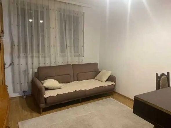 BANESË ME QIRA 2+1 NË LAGJEN E MUHAXHERËVE banesë/apartment në Prishtinë