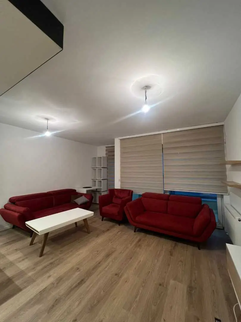 BANESË ME QIRA 2+1 NË RRUGËN C banesë/apartment në Prishtinë