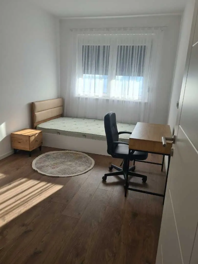 BANESË ME QIRA 2+1 NË TOPHANE banesë/apartment në Prishtinë