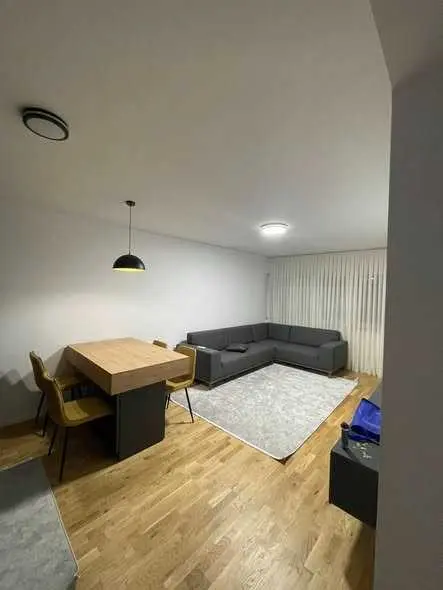 BANESË ME QIRA 2+1 NË MATIN 1 banesë/apartment në Prishtinë