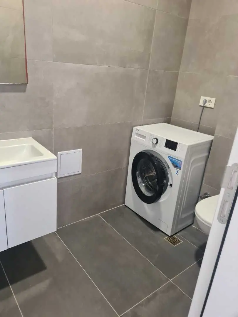 BANESË ME QIRA 2+1 NË TOPHANE banesë/apartment në Prishtinë
