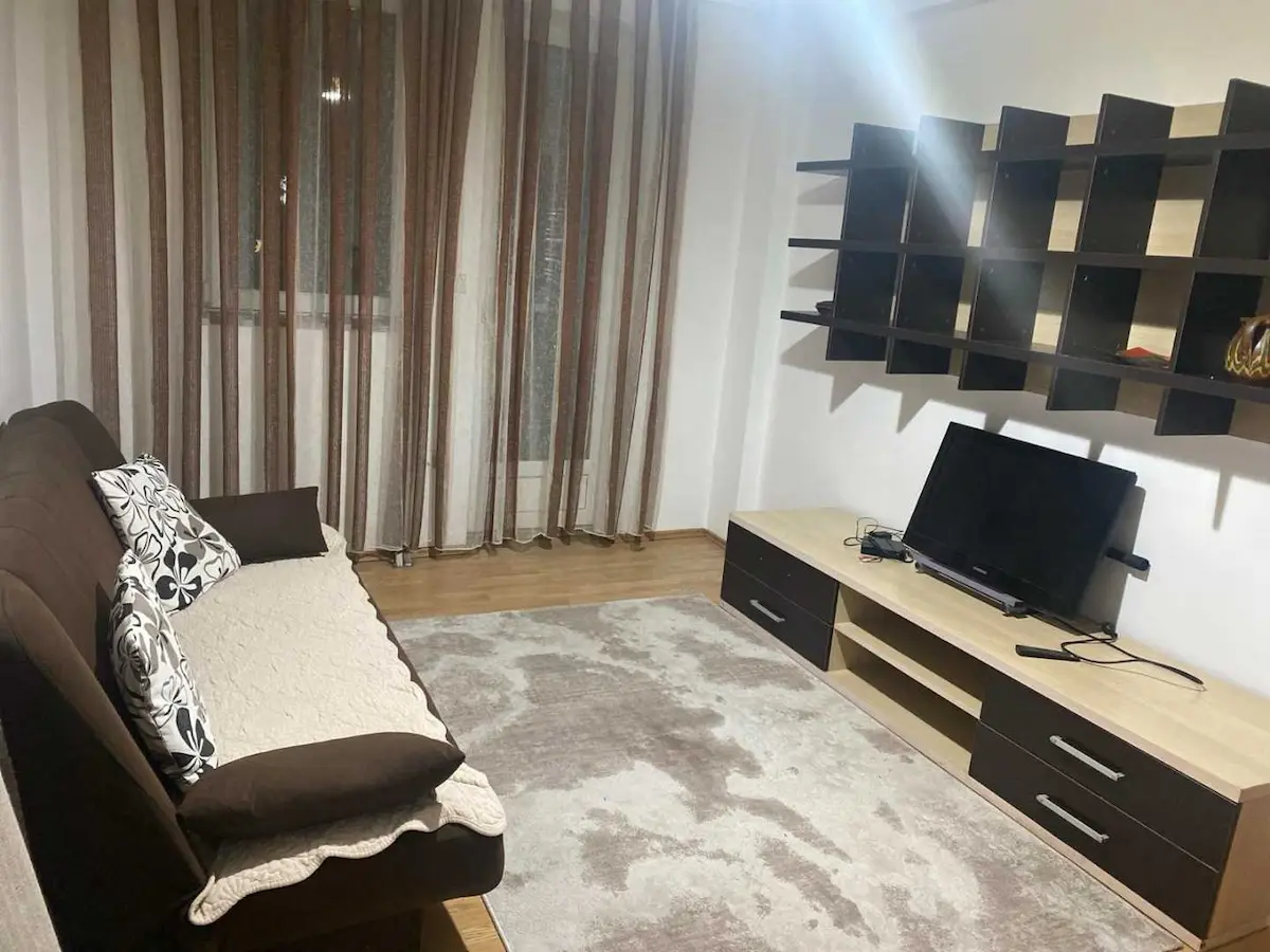 BANESË ME QIRA 2+1 NË LAGJEN E MUHAXHERËVE banesë/apartment në Prishtinë