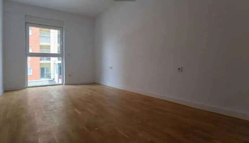 Banesë në #shitje në Rrugën C banesë/apartment në Prishtinë