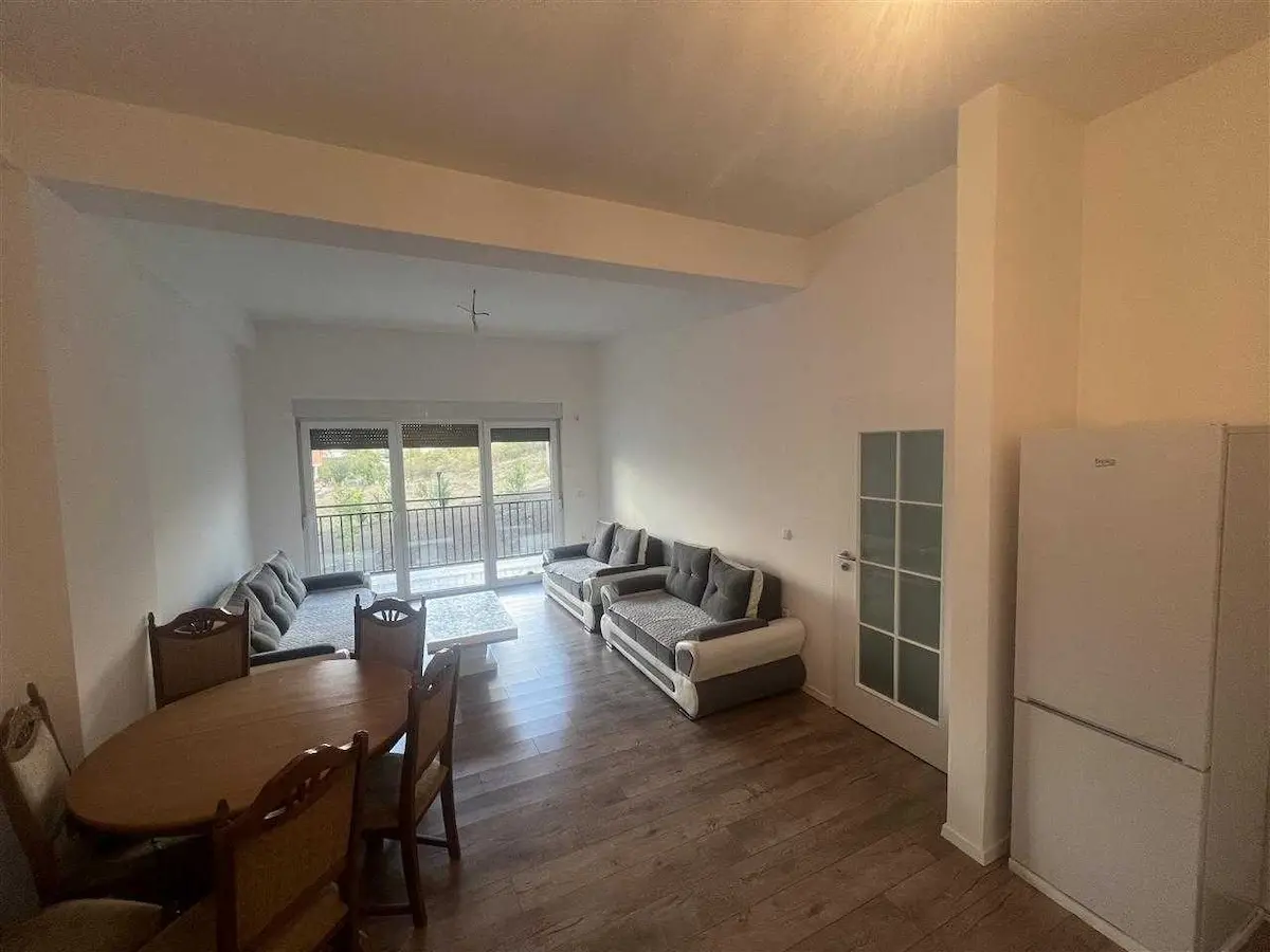 BANESË ME QIRA 1+1 NË LAGJEN E SPITALIT banesë/apartment në Prishtinë