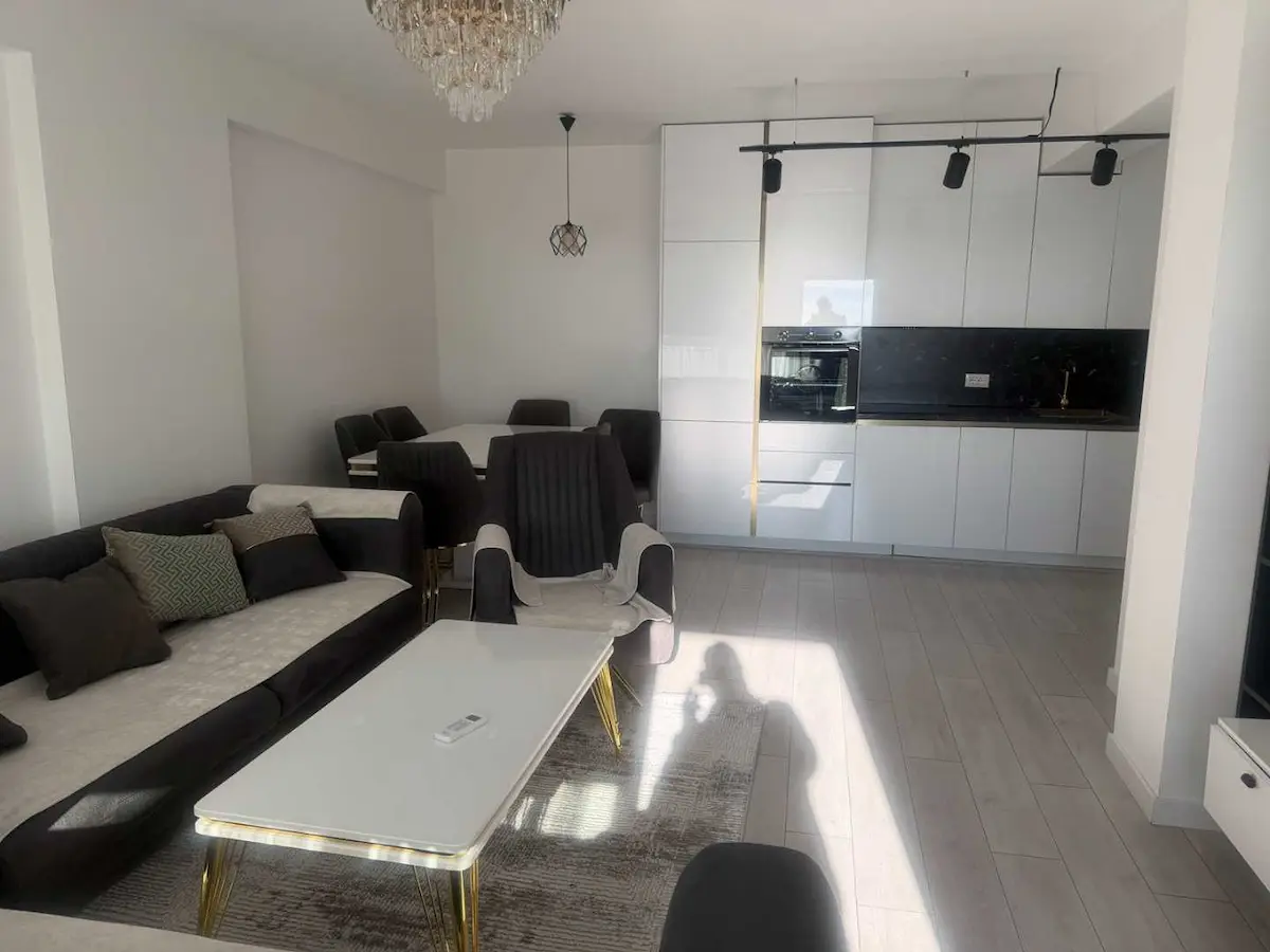 BANESË ME QIRA 2+1 NË BREGUN E DIELLIT banesë/apartment në Prishtinë