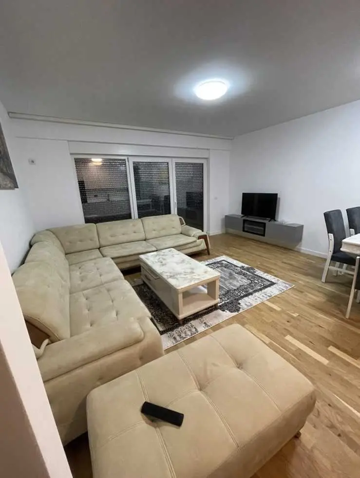 BANESË ME QIRA 2+1 NË RRUGËN C banesë/apartment në Prishtinë