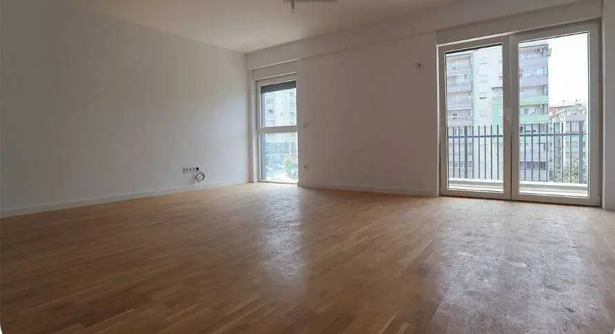 Banesë në #shitje në Rrugën C banesë/apartment në Prishtinë