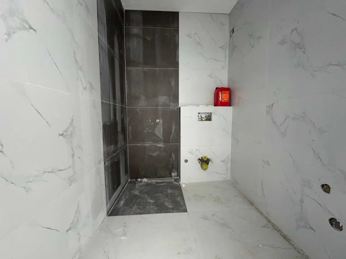 Banesë në #shitje në Lagjen Prishtina e Re banesë/apartment në Prishtinë