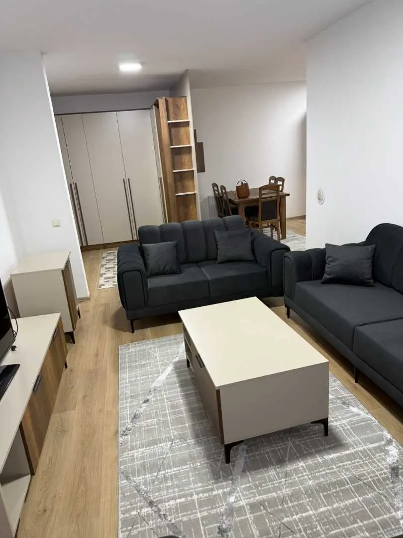 BANESË ME QIRA 2+1 NË RRUGËN C banesë/apartment në Prishtinë
