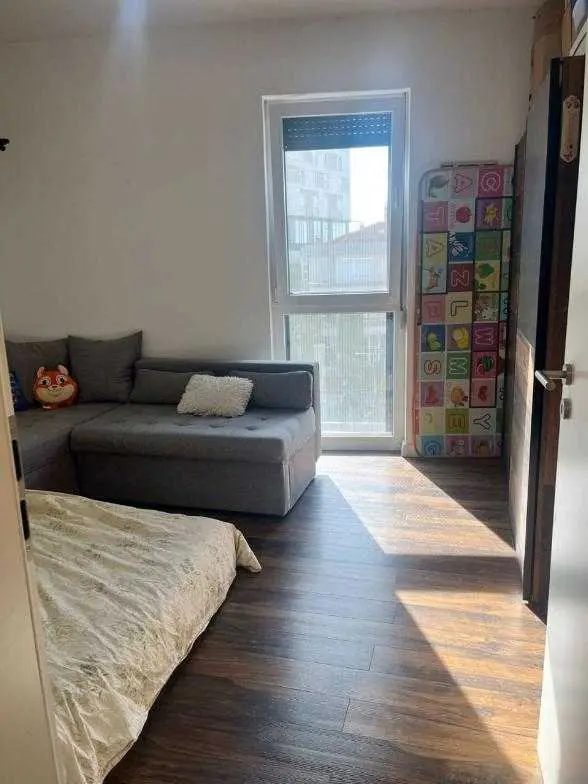 Banesë në #shitje në Lagjen Prishtina e Re banesë/apartment në Prishtinë
